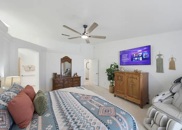 Desert Horizon Retreat Pool, & Desert Views * Lake Havasu City