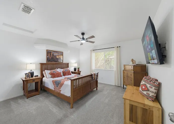 Desert Horizon Retreat Pool, & Desert Views Lake Havasu City