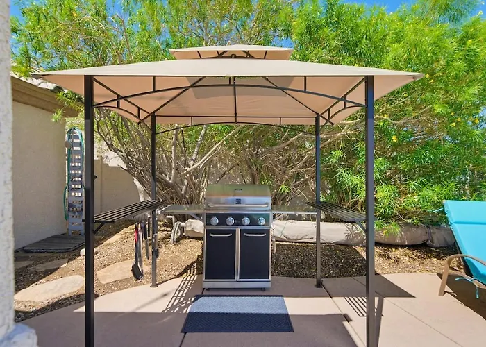 Desert Horizon Retreat Pool, & Desert Views