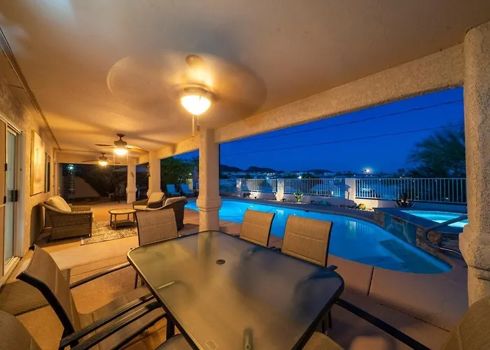 Desert Horizon Retreat Pool, & Desert Views Dom wakacyjny Lake Havasu City