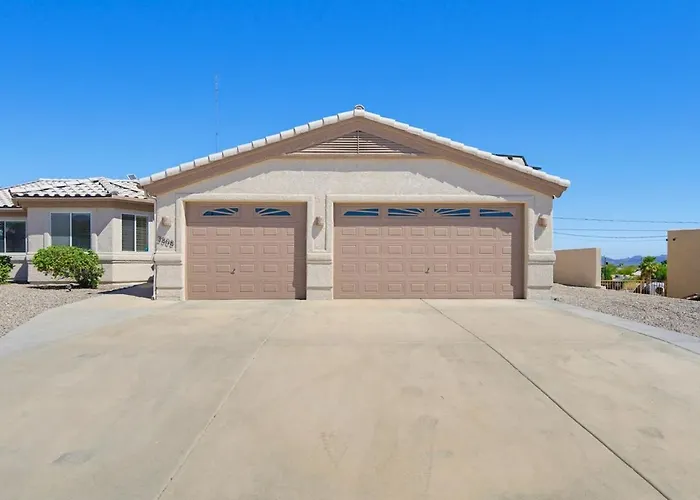 Desert Horizon Retreat Pool, & Desert Views Dom wakacyjny Lake Havasu City
